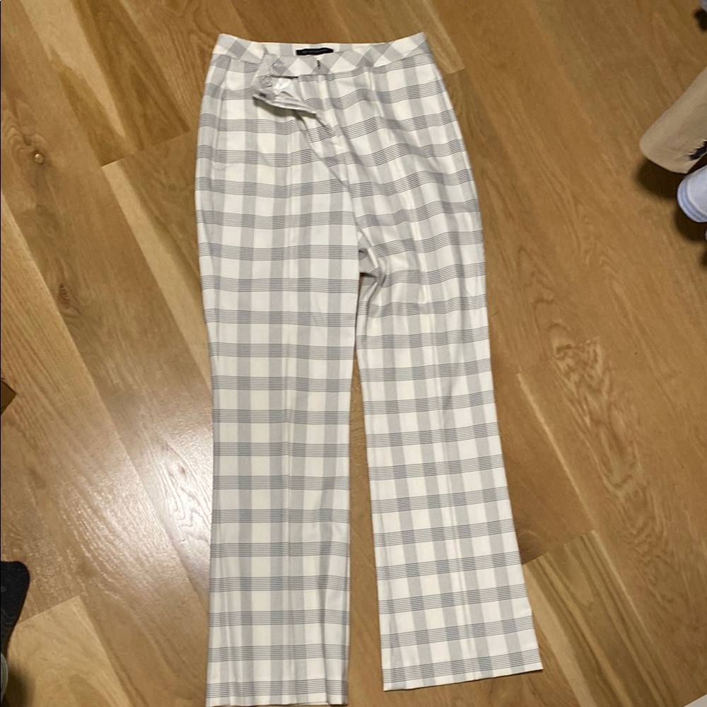 Elie Tahari Cream and Gray Straight Leg pant